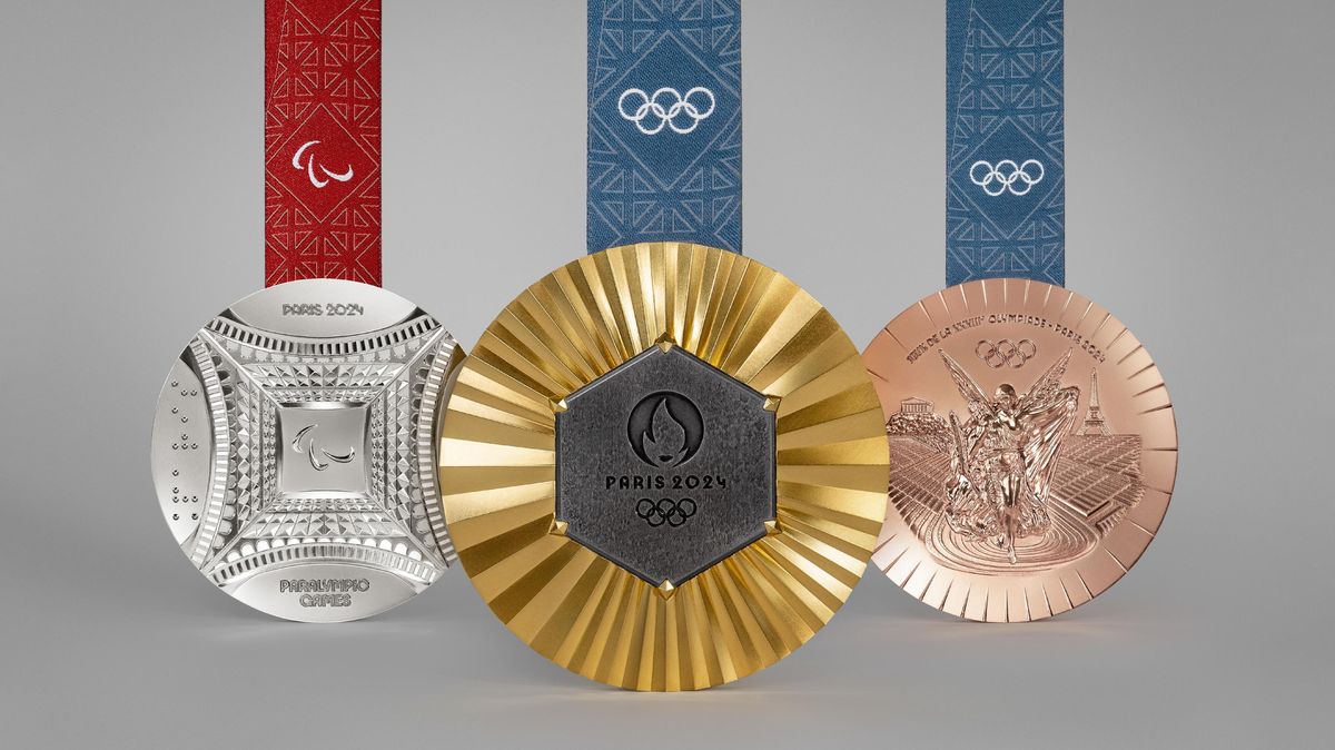 Olympijské medaile budou s kousky Eiffelovky, pochodeň s vlnami Seiny